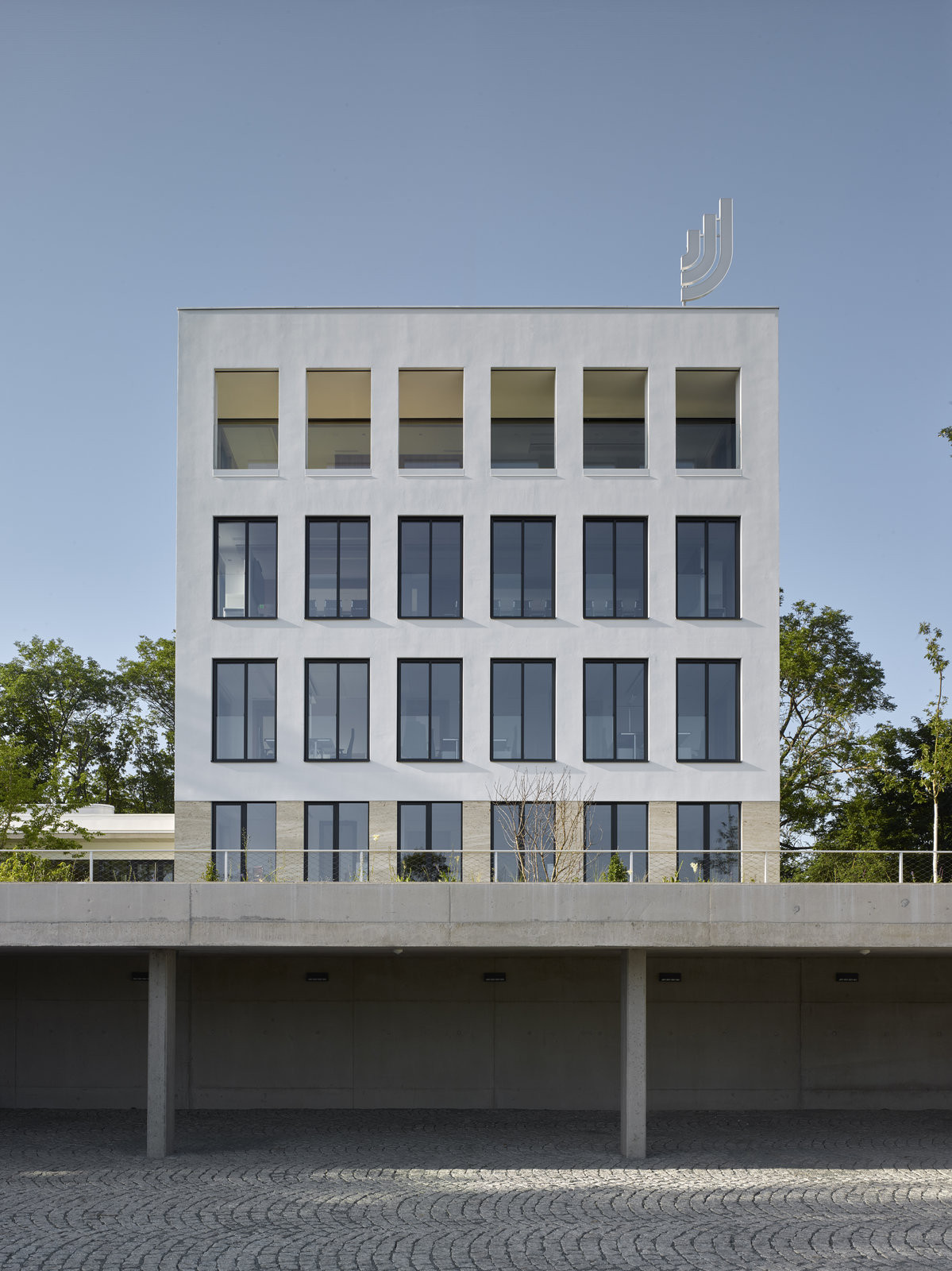 Sídlo firmy Jet Investment od Atelieru RAW