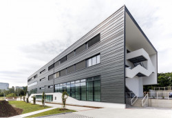 Pavilon IMPAKT MFF UK, majo architekti / Jan Jaroš, Štěpán Jablonský