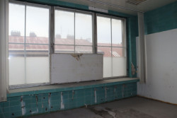 Pohled do interiérů bývalého sanatoria před rekonstrukcí - bývalý operační sál ve 4. patře