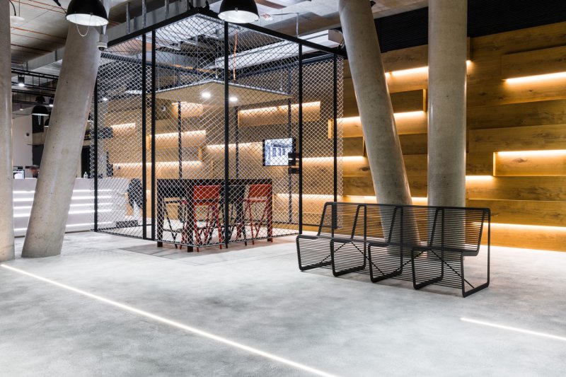 FIVE, QARTA architektura.
