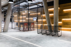 FIVE, QARTA architektura.