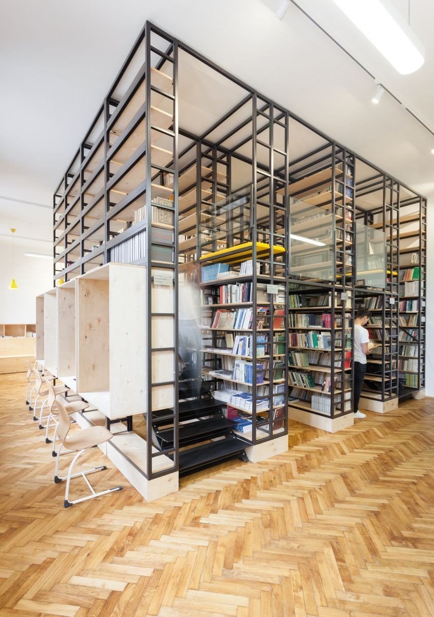 Knihovna pro gymnázium Třeboň, Ateliér 111 architekti
