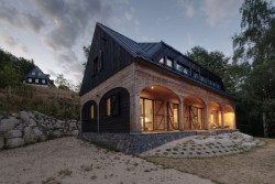 Piazzetta Národního divadla bude hostit kurátorskou výstavu dřevěné architektury. Unikátní instalace bude k vidění od 19. dubna do 17. května