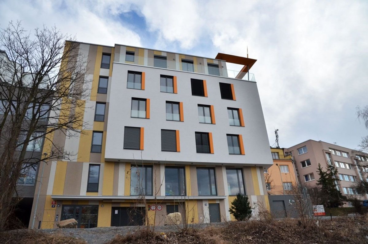 Ing. arch. Milan Hrůza, bytový dům Veleslavínská - foto