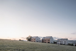 Bytové domy v Rožnově pod Radhoštěm od Studia acht, realizace 2020