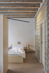 Minimalistický design umožňuje obyvatelům personalizovat si prostor. (Metropol Be One Apartments v Bratislavě od BEEF ARCHITEKTI)