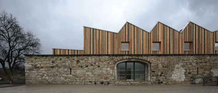 3+1 architekti, Revitalizace hospodářského dvora JACER, školicí středisko – foto