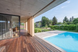 Dom s kamenným pátiom, Beef architekti