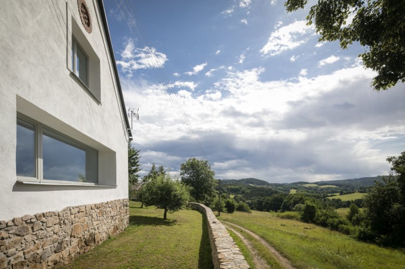 Rekonstrukce stodoly ve Středních Čechách, Studio Raketoplán