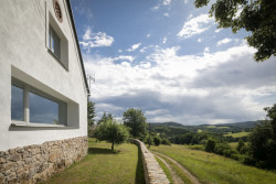 Rekonstrukce stodoly ve Středních Čechách, Studio Raketoplán