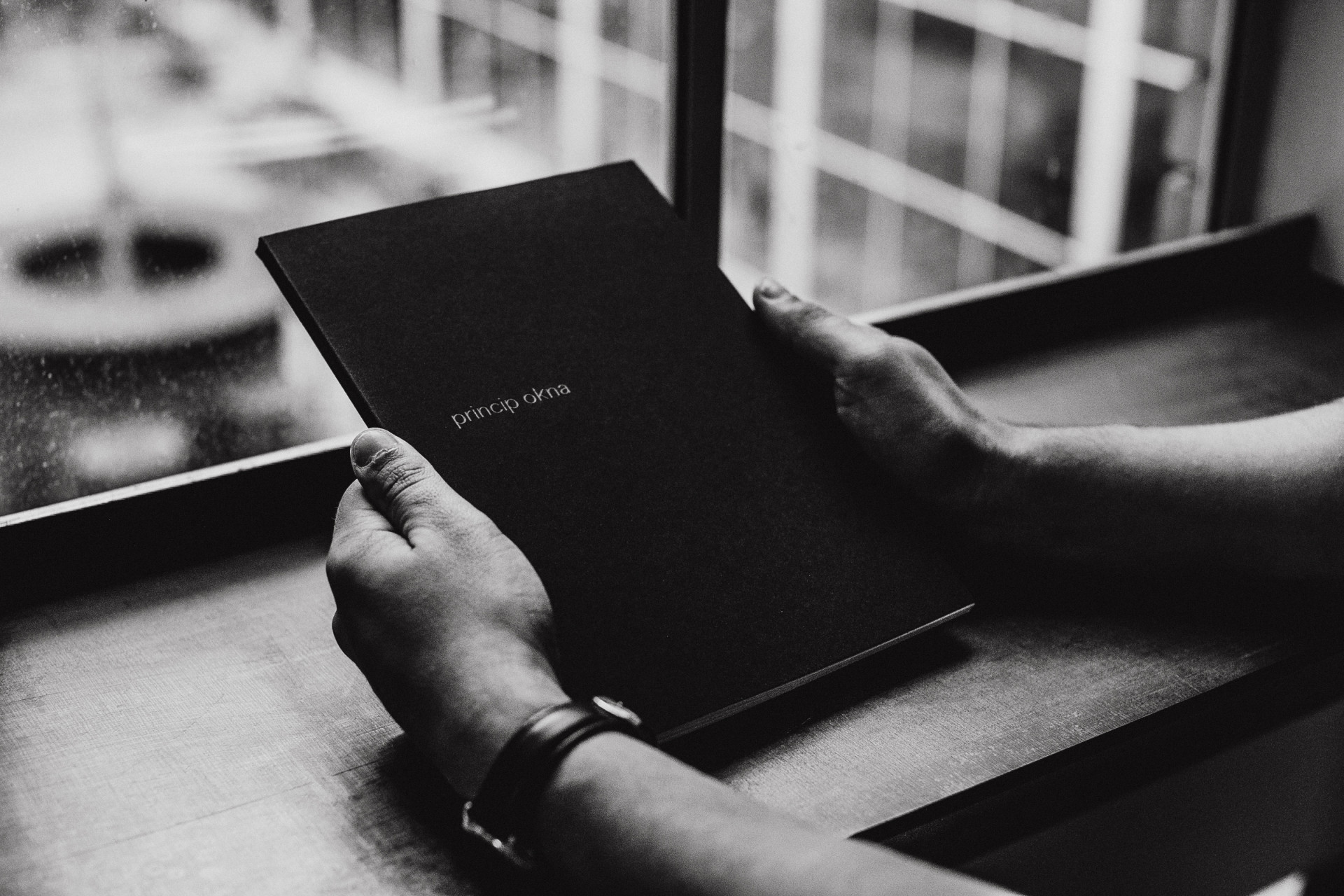 JANOŠÍK vydává publikaci Princip okna