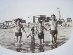 Fotografie rodiny Welsových okolo roku 1930.