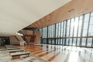KOHLarchitekti zrekonstruovali nádražní halu v Havířově, nově slouží jako sportovně-kulturní centrum