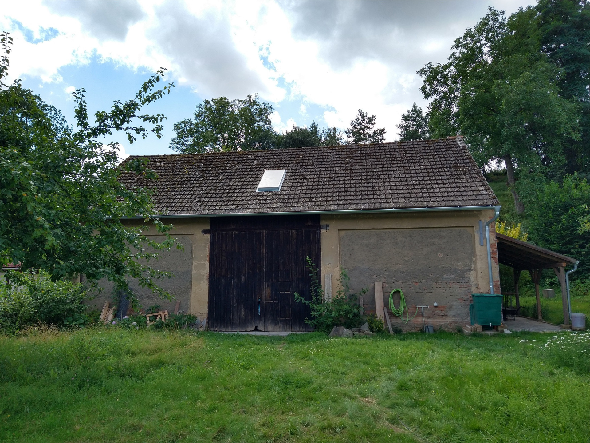 Útulna ve stodole ve Velkém Újezdu od Atelieru Pelcl