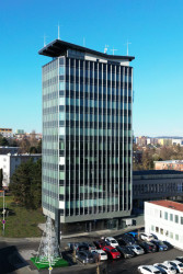 Městská ikona symbolizuje návrat k architektonické estetice 60. let, ale zároveň představuje významný prvek pro urbanistický rozvoj Ostravy.