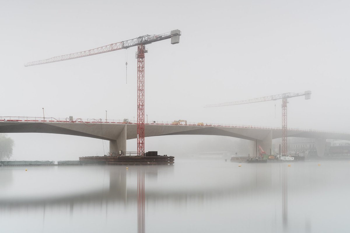 Fotografie z výstavby (Pražanům se otevře Dvorecký most; ATELIER 6)