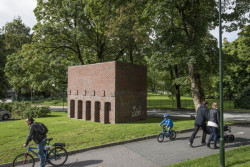 Per Kirkeby, Bergen. Lokace: Bergen, Nygårdsparken 1988 - foto