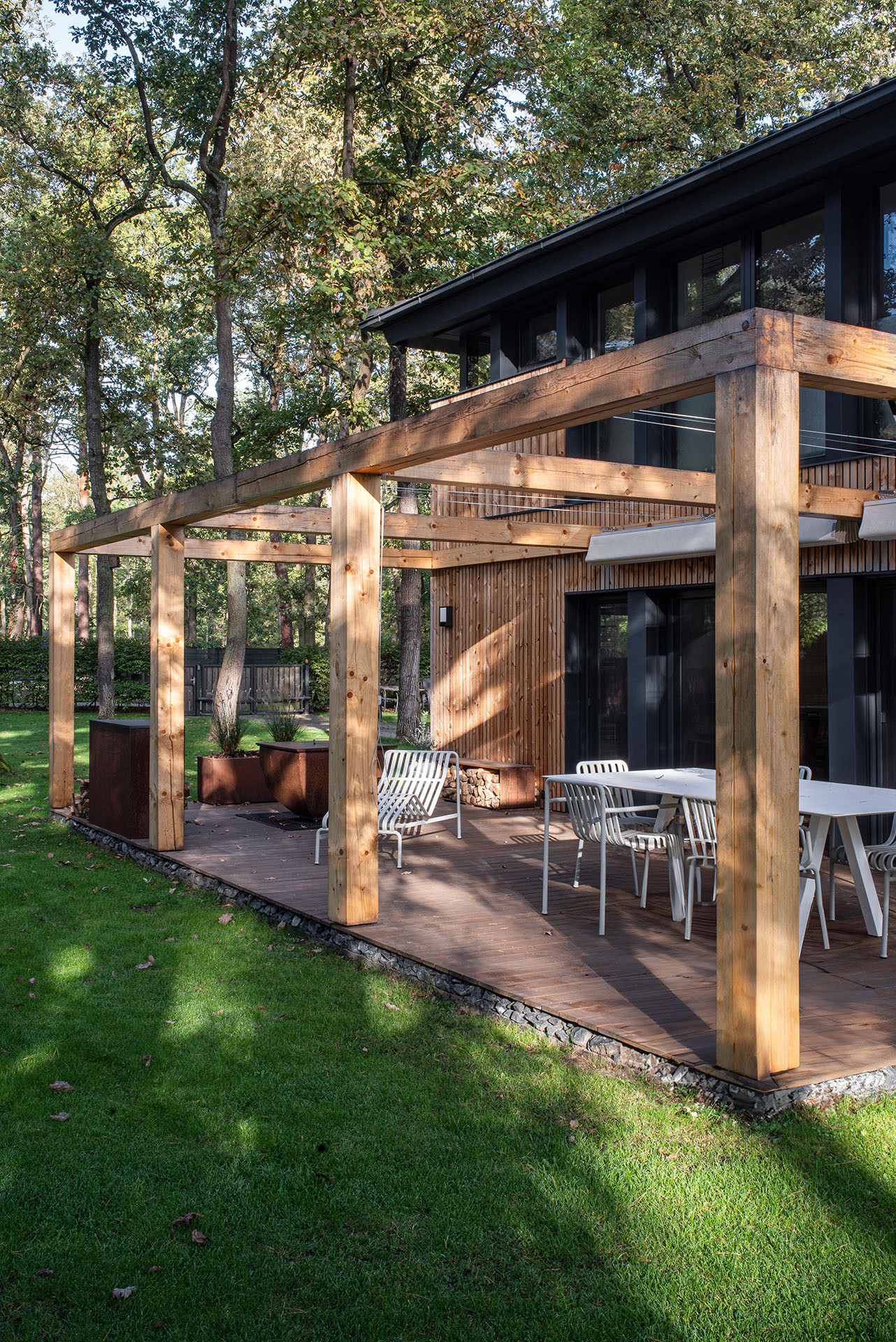 Architektka Tereza Čudová Ajmová zrekonstruovala dřevostavbu na Nymbursku.