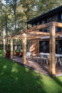 Architektka Tereza Čudová Ajmová zrekonstruovala dřevostavbu na Nymbursku.