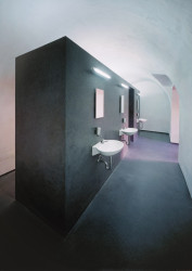 Toalety na Orlíku, 2000