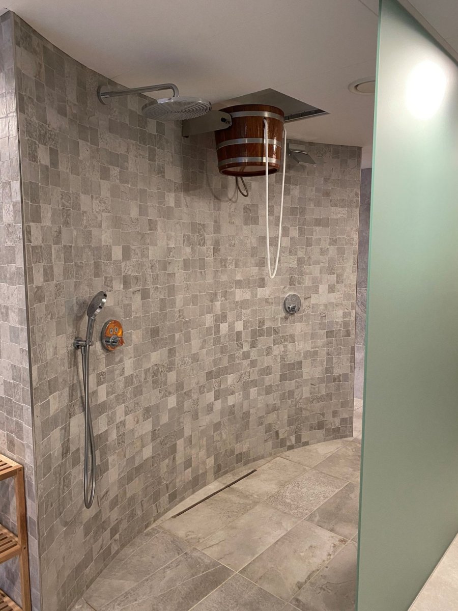 Ve wellness zóně si mohou ubytovaní hosté dopřát zaslouženou regeneraci po sportovních výkonech na místních svazích. (foto: Viega)