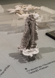 Ateliér architektury III se ve svých projektech soustřeďuje na testování nových metod navrhování. Úspěchy i nepřeberné množství projektů ateliéru sleduje výstava Souostroví / Archipelago 13 *A3, která se koná v Galerii UM.