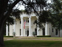 Klasicistní vila - foto