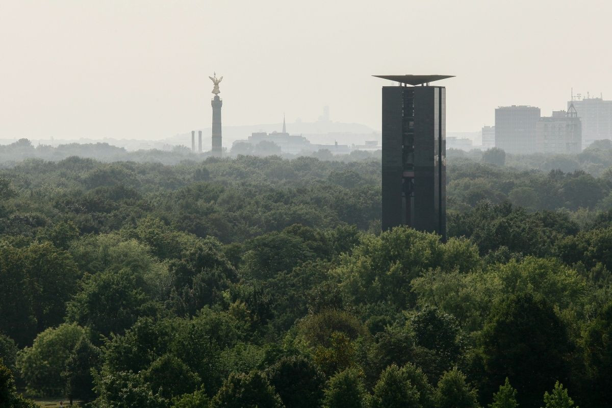 Corentin Lespagnol: Urban Jungle Tiergarten Berlin, Germany 2015
