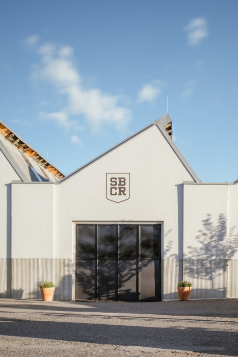 Přestavba Vindyšovy továrny na Ski a Bike Centrum Radotín, VLLNNA + Martin Duba studio/ Ing. arch. Petr Šindelář, Ing. arch. Martin Duba, Ing. arch. Hana Davidová