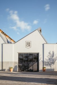 Přestavba Vindyšovy továrny na Ski a Bike Centrum Radotín, VLLNNA + Martin Duba studio/ Ing. arch. Petr Šindelář, Ing. arch. Martin Duba, Ing. arch. Hana Davidová