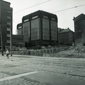 Plynárenské řídící centrum v Praze, Transgas, věže sídla Federálního ministerstva paliv a energetiky