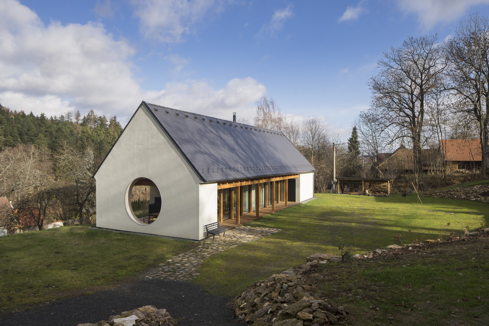 Rekreační rodinný dům od studia Lenka Míková architekti