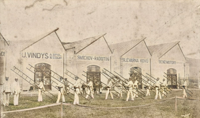 Dobová fotografie Vindyšovy továrny v Radotíně.