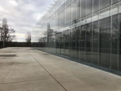 Působivá vizualita: subtilní skleněná fasáda