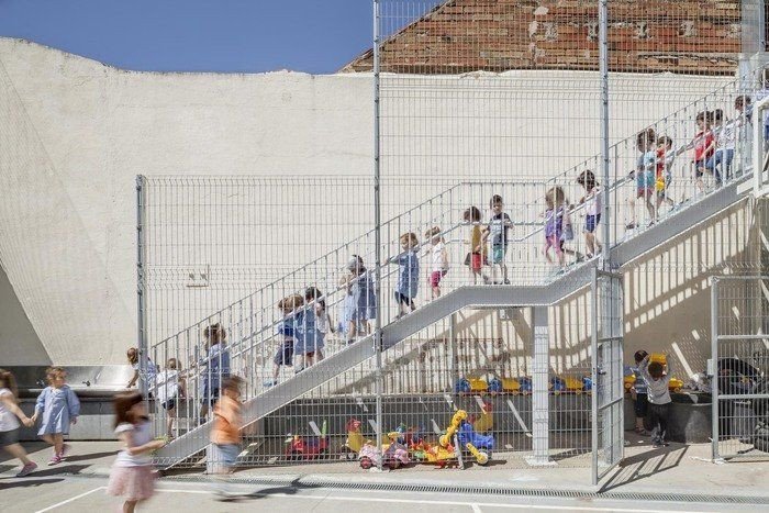 Škola v Barceloně od Harquitectes
