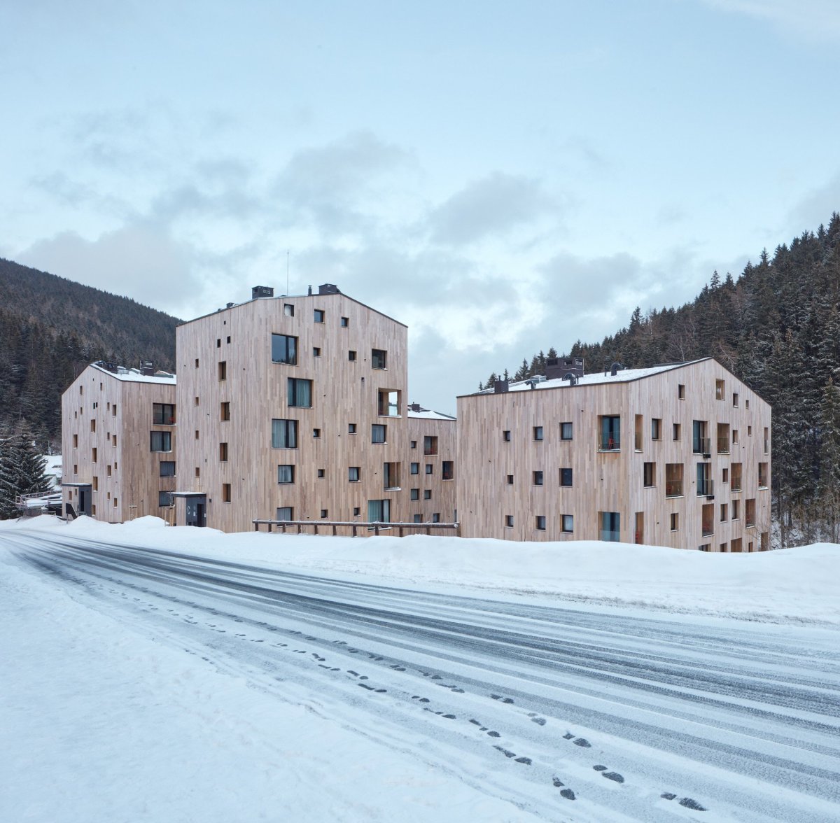 Aparthotel Sv. Vavřinec v Peci pod Sněžkou, ov-a/Jiří Opočenský, Štěpán Valouch