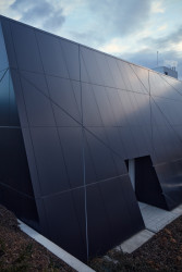 Plavecká hala v Lounech od studia dkarchitekti