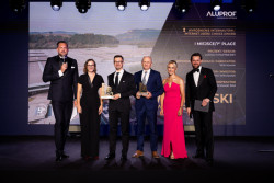 Hlasovat mohla také veřejnost. Ta si jako svého favorita zvolila stavbu Nového sídla firmy Wiśniowski od ateliéru LOESCH+PARTNERZY.