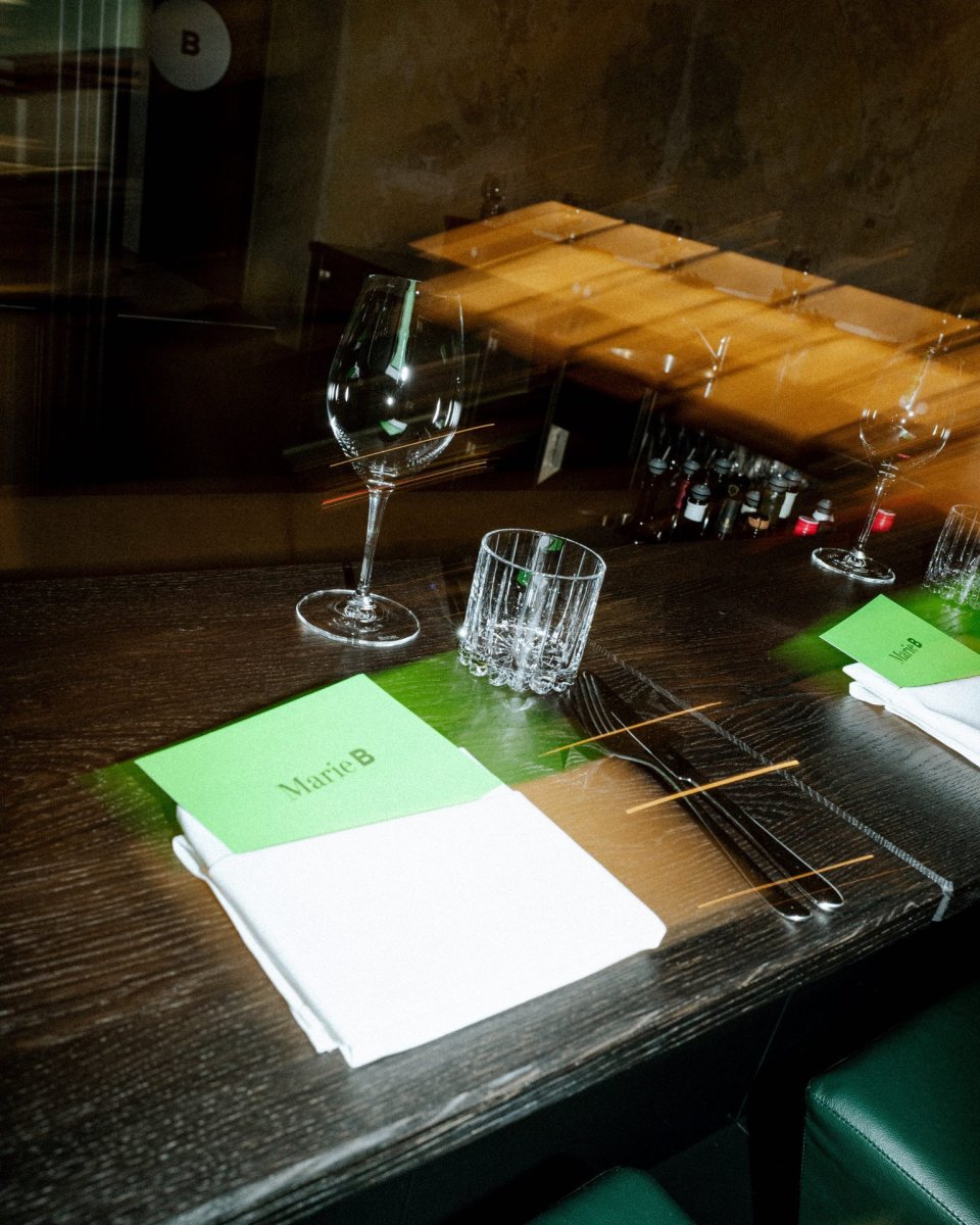 Restaurace Marie B, Olgoj Chorchoj: Za logem a vizuální identitou stojí Studio Najbrt