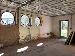 Probíhající renovace bývalé kuželny ze 30. let v plzeňských Štruncových sadech. Foto: Studio Toast