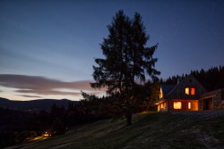 Vznikla chalupa, ale současná.(Chalupa Wunderbaude, A1Architects)