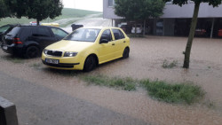 Stav před vytvořením parku, voda i s ornicí stékala do ulic.