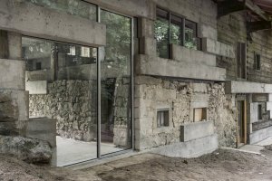 Renovace ruiny v Arnbrucku od architekta Petera Haimerla