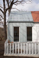 Obecní knihovna ve Statenicích, majo architekti / Jan Jaroš, Martin Poláček.