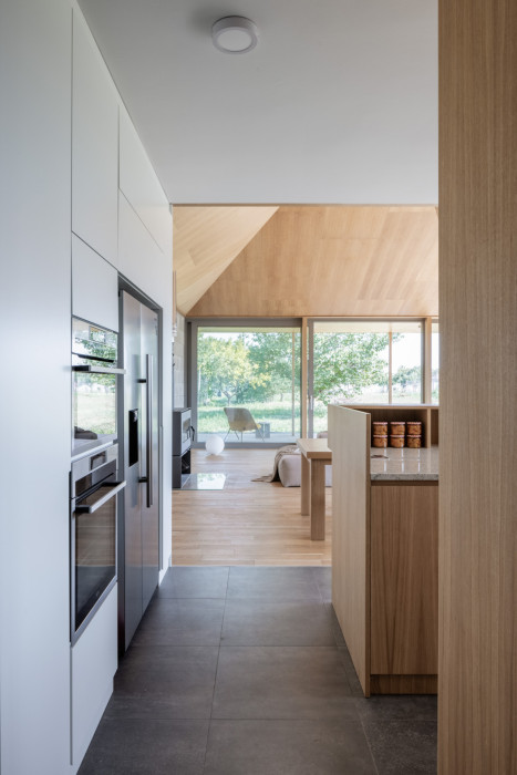 Rodinný dům od z pera architekta Tomáše Šeba a studia ROAR ve slovenské vesnici Palárikovo