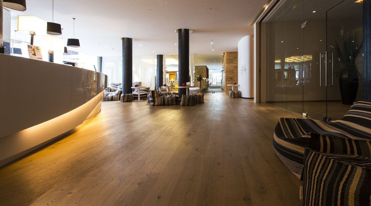 ADMONTER – dřevěné podlahy pro hotely, restaurace a kanceláře - foto