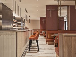 Ateliér R21 Architects a studio Matteo Thun & Partners zrekonstruovali palác na Senovážném náměstí. Nově slouží jako nadstandartní hotel.