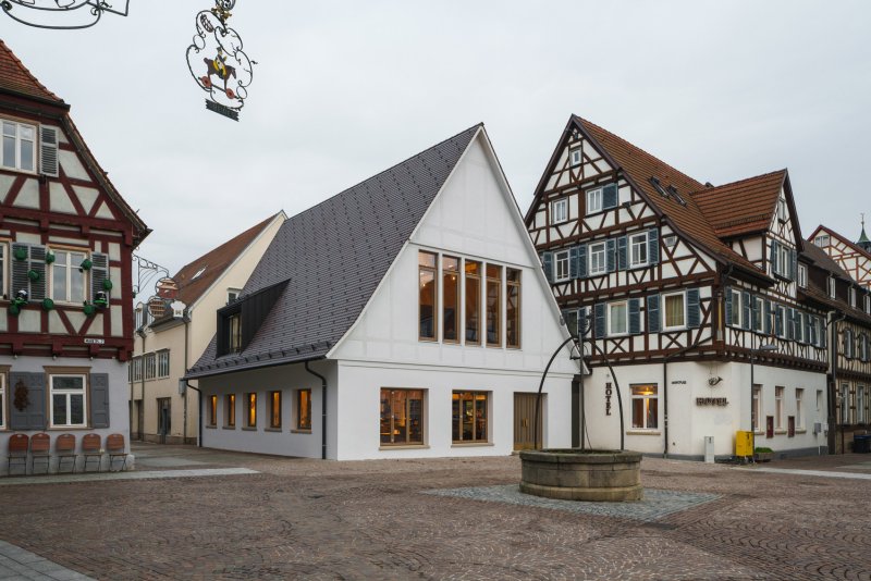 Budova restaurace Das Waldhorn v německém Kirchheim unter Teck, KO/OK Architektur a Atelier coa © Sebastian Schels