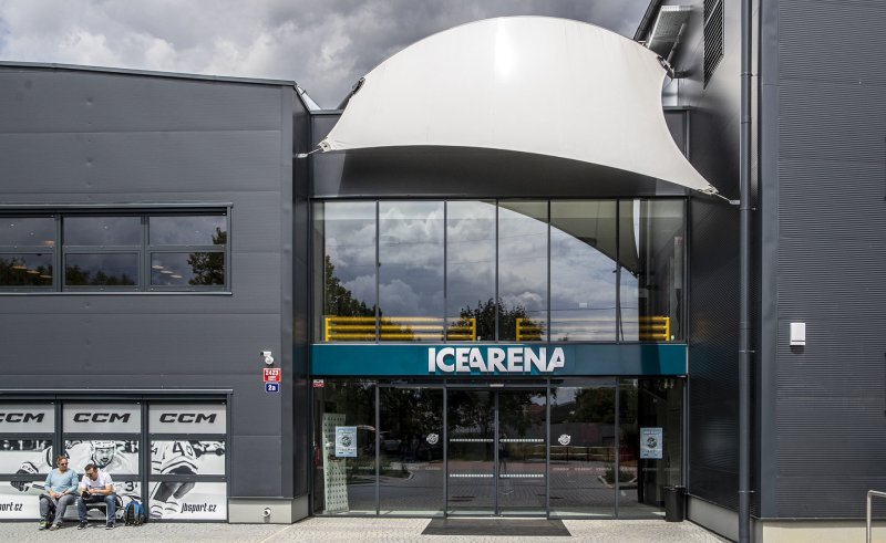 Praha má nový zimní stadion ICEARENA Kateřinky. Celkem se zde uplatnilo asi 1500 m² keramických obkladů RAKO.