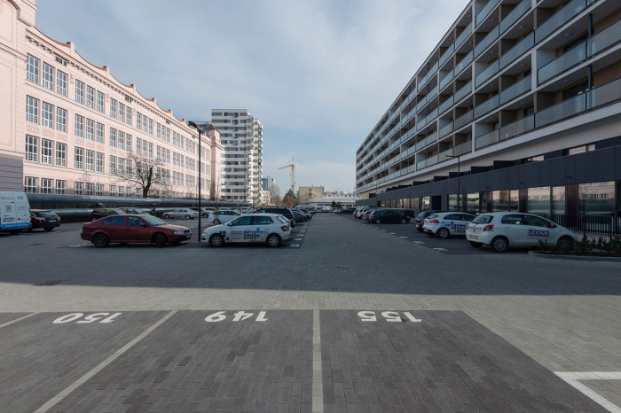 Compass Architekti, Polyfunkčný objekt Miletičova 5 – foto